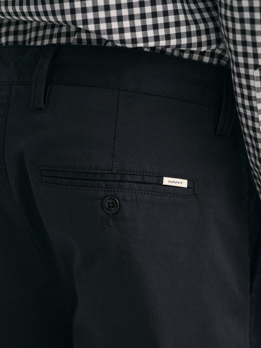 Gant Men Black Regular Fit Solid Trouser