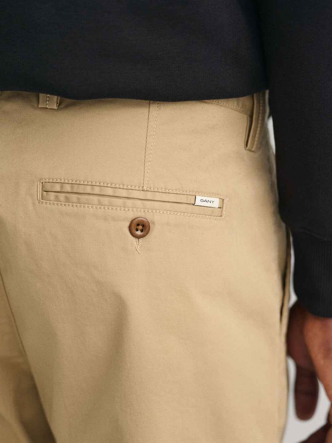 Gant Men Khaki Regular Fit Solid Trouser
