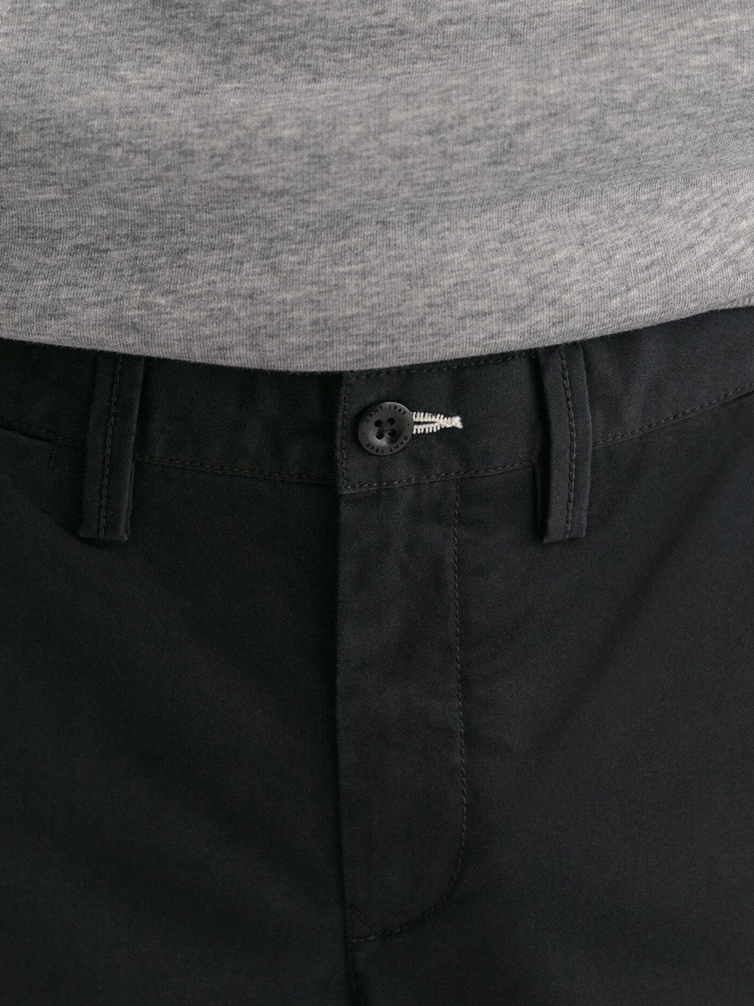 Gant Men Black Slim Fit Solid Trouser