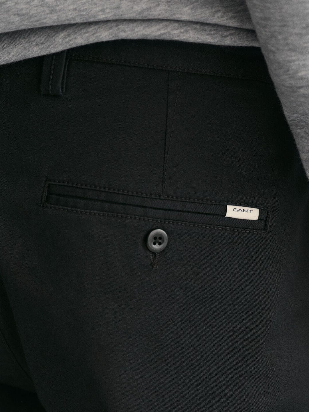 Gant Men Black Slim Fit Solid Trouser