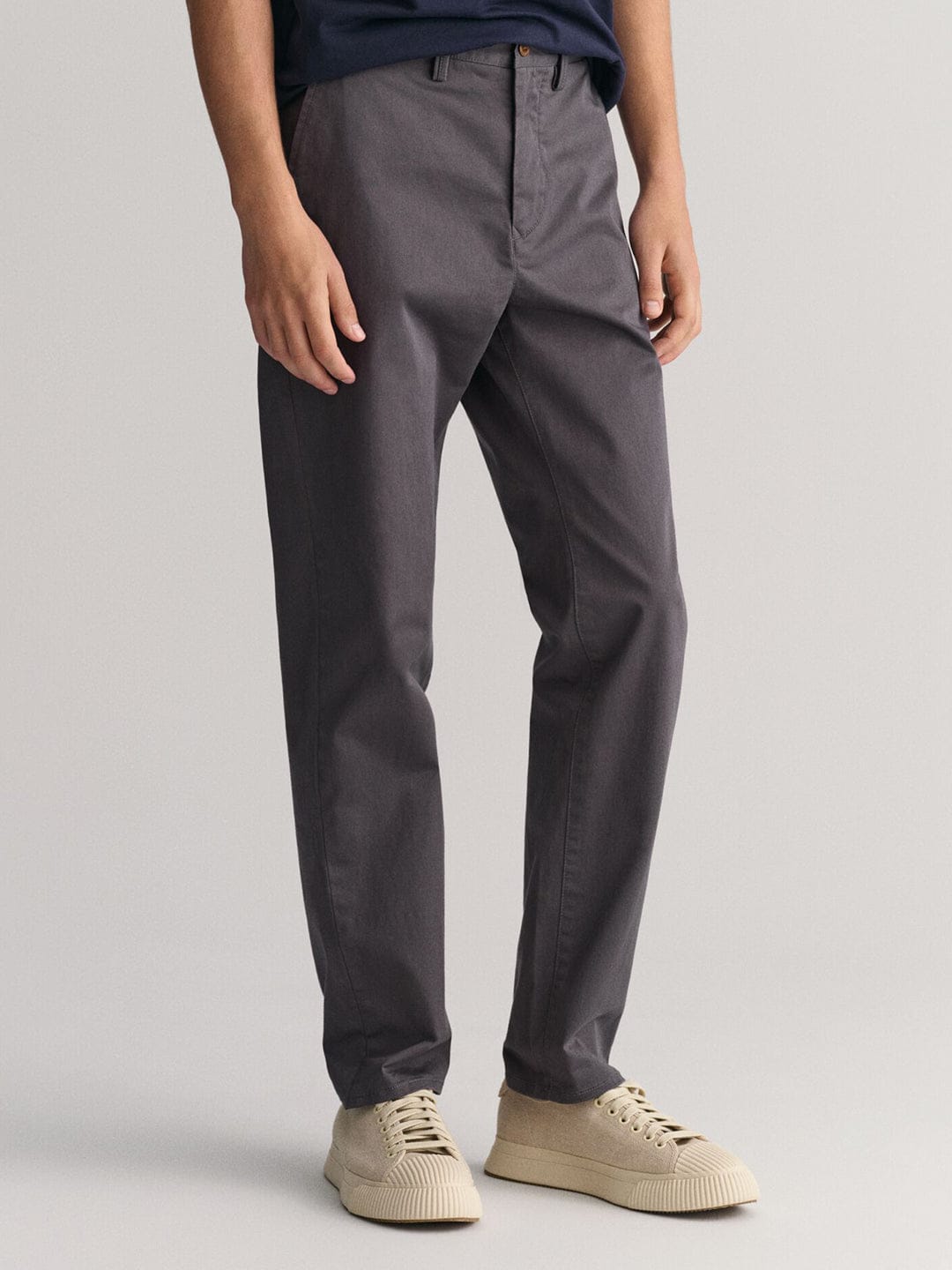Gant Men Grey Regular Fit Solid Trouser