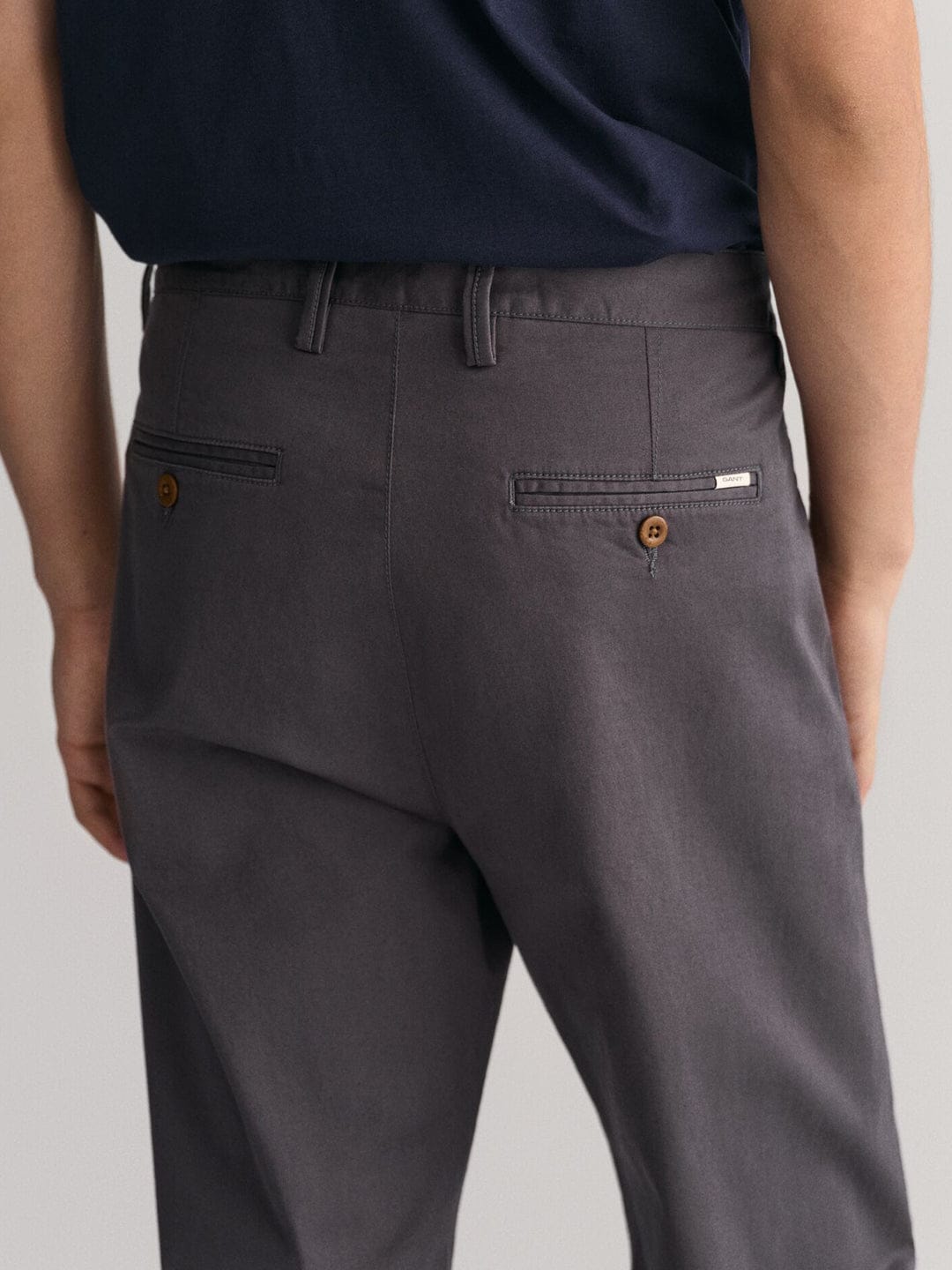 Gant Men Grey Regular Fit Solid Trouser