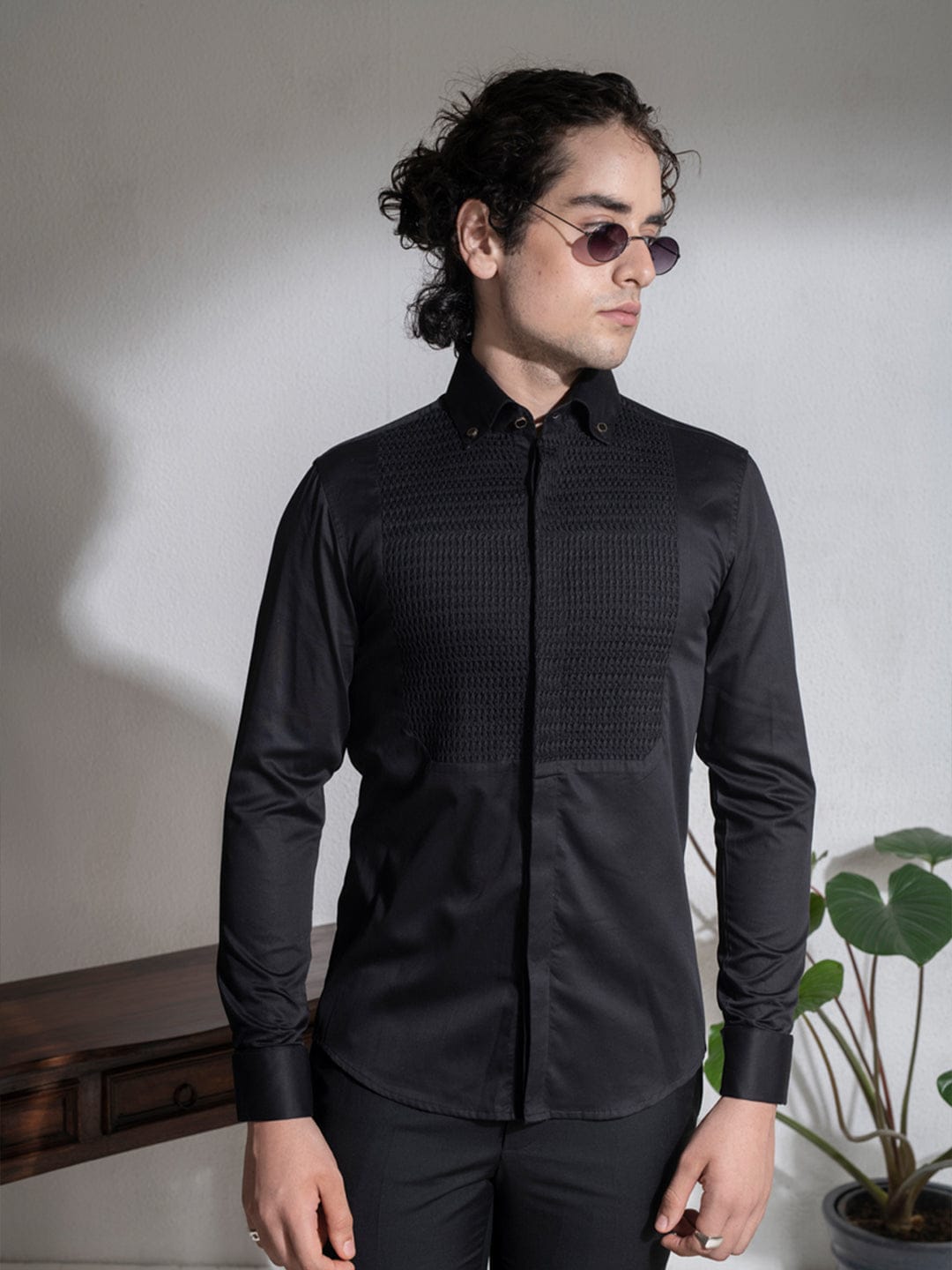 Abkasa Men Black Collar Shirt