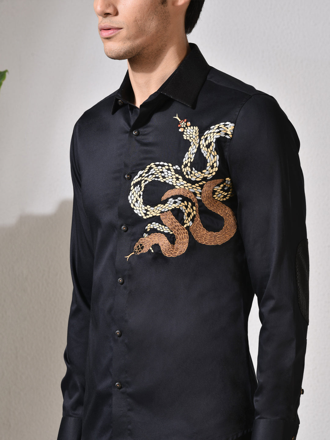 Abkasa Men Black Collar Shirt