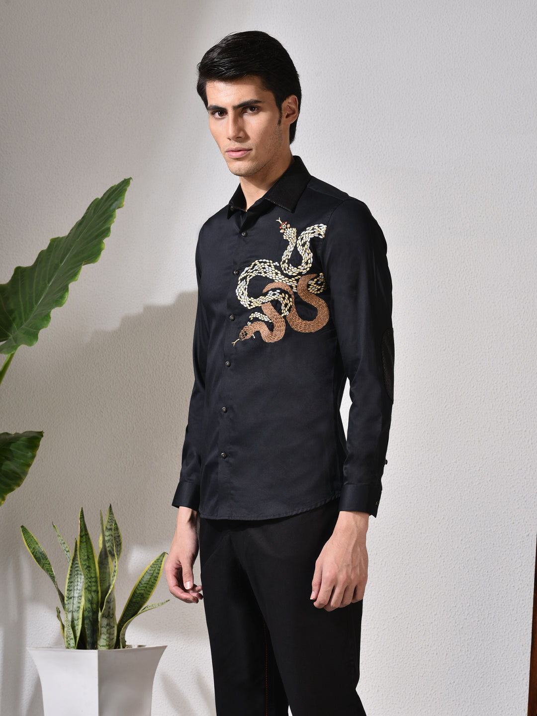 Abkasa Men Black Collar Shirt