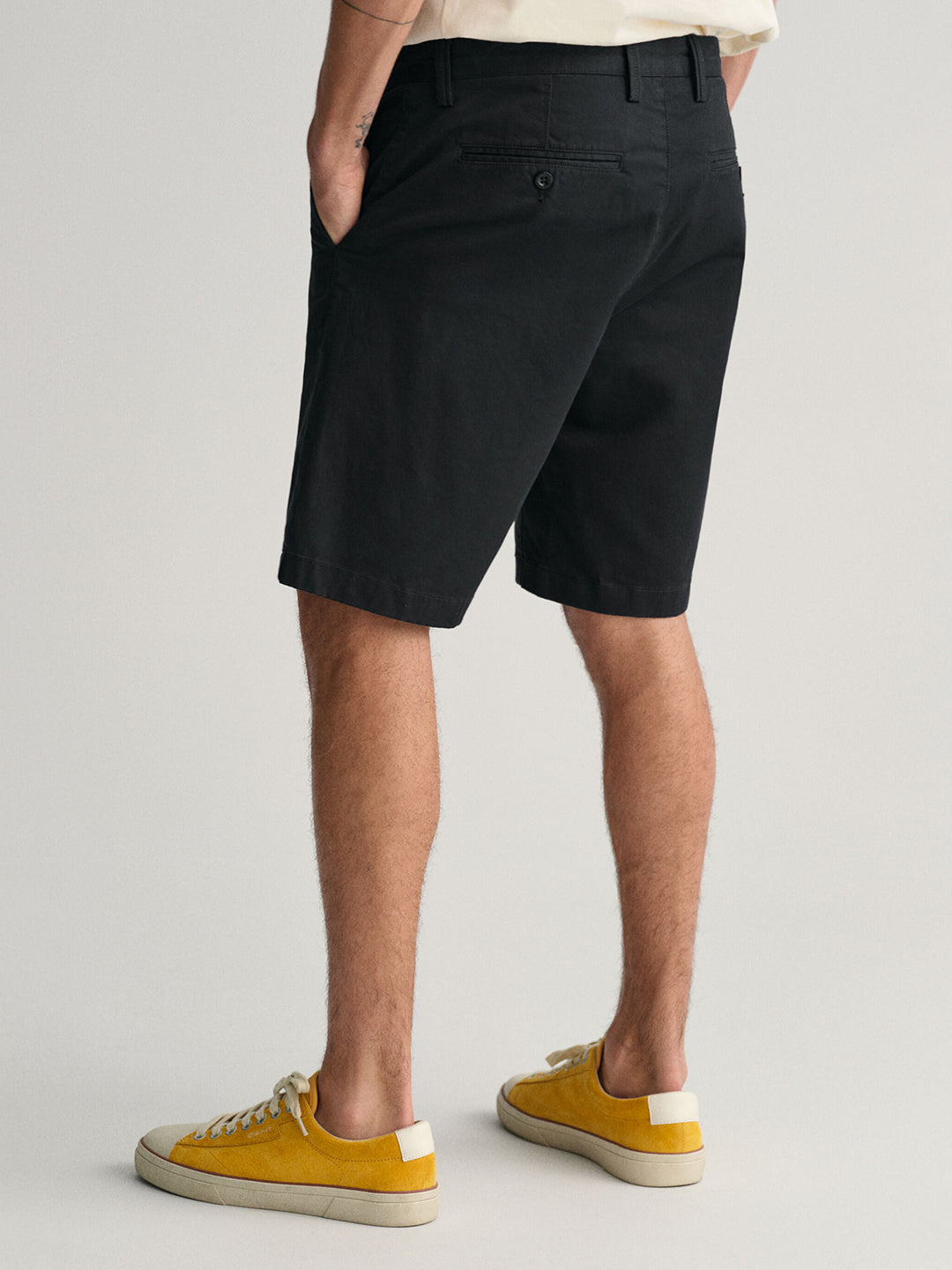 Gant Men Black Solid Slim Fit Mid-Rise Shorts