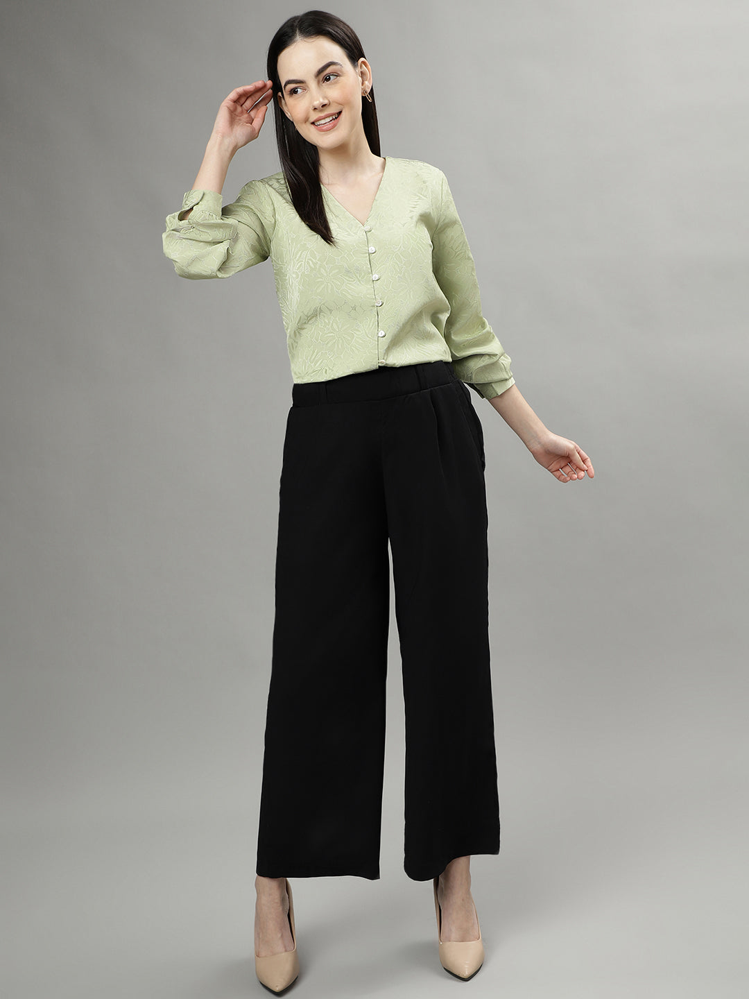 Centrestage Women Printed V Neck Long Sleeves Top