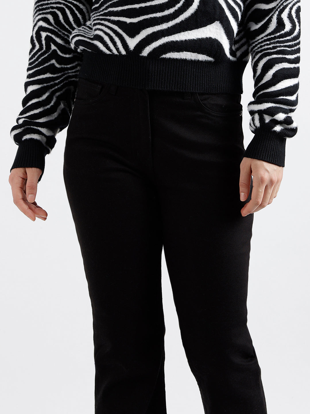 Elle Women Solid Flared Jeans