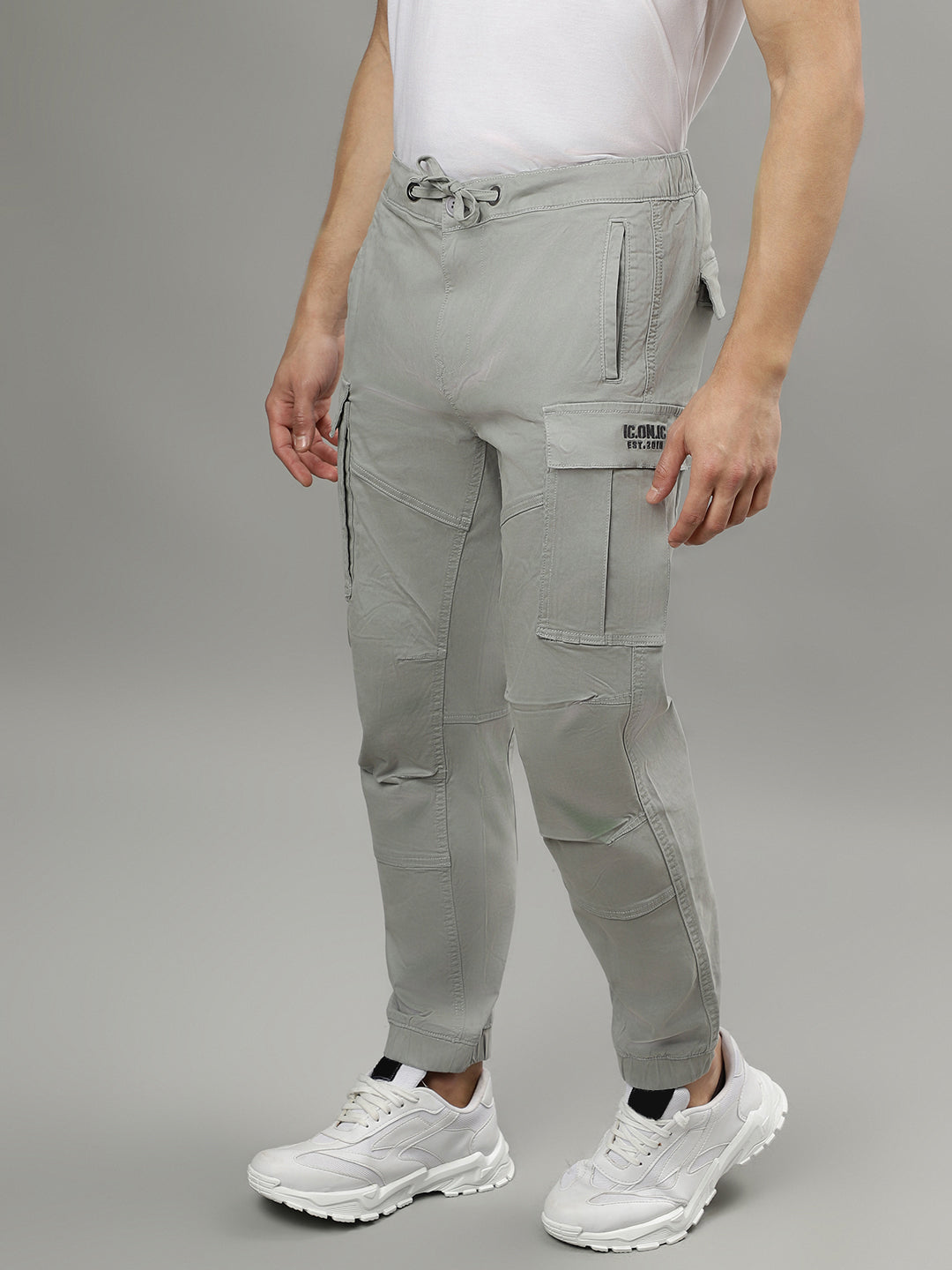 Iconic Men Solid Mid-rise Regular Fit Cargo Trousers