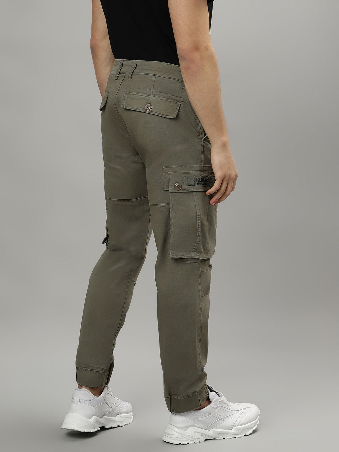 Iconic Men Solid Mid-rise Regular Fit Cargo Trousers