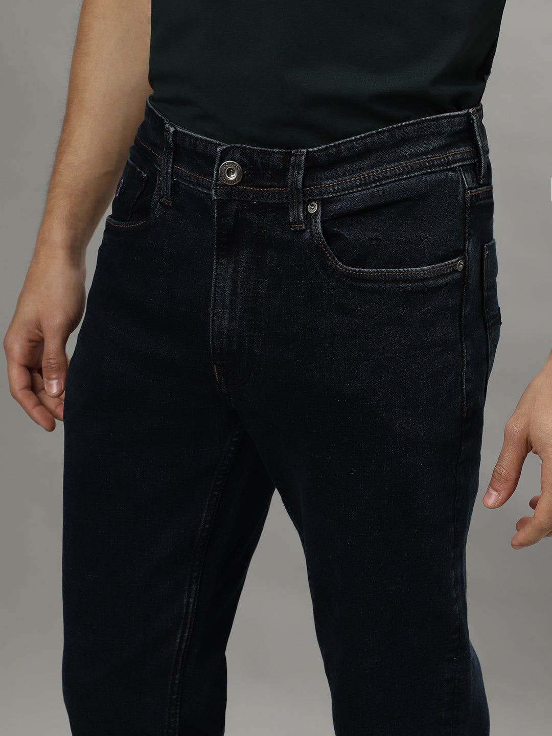 Iconic Men Blue Solid Mid-Rise Slim Fit Jeans