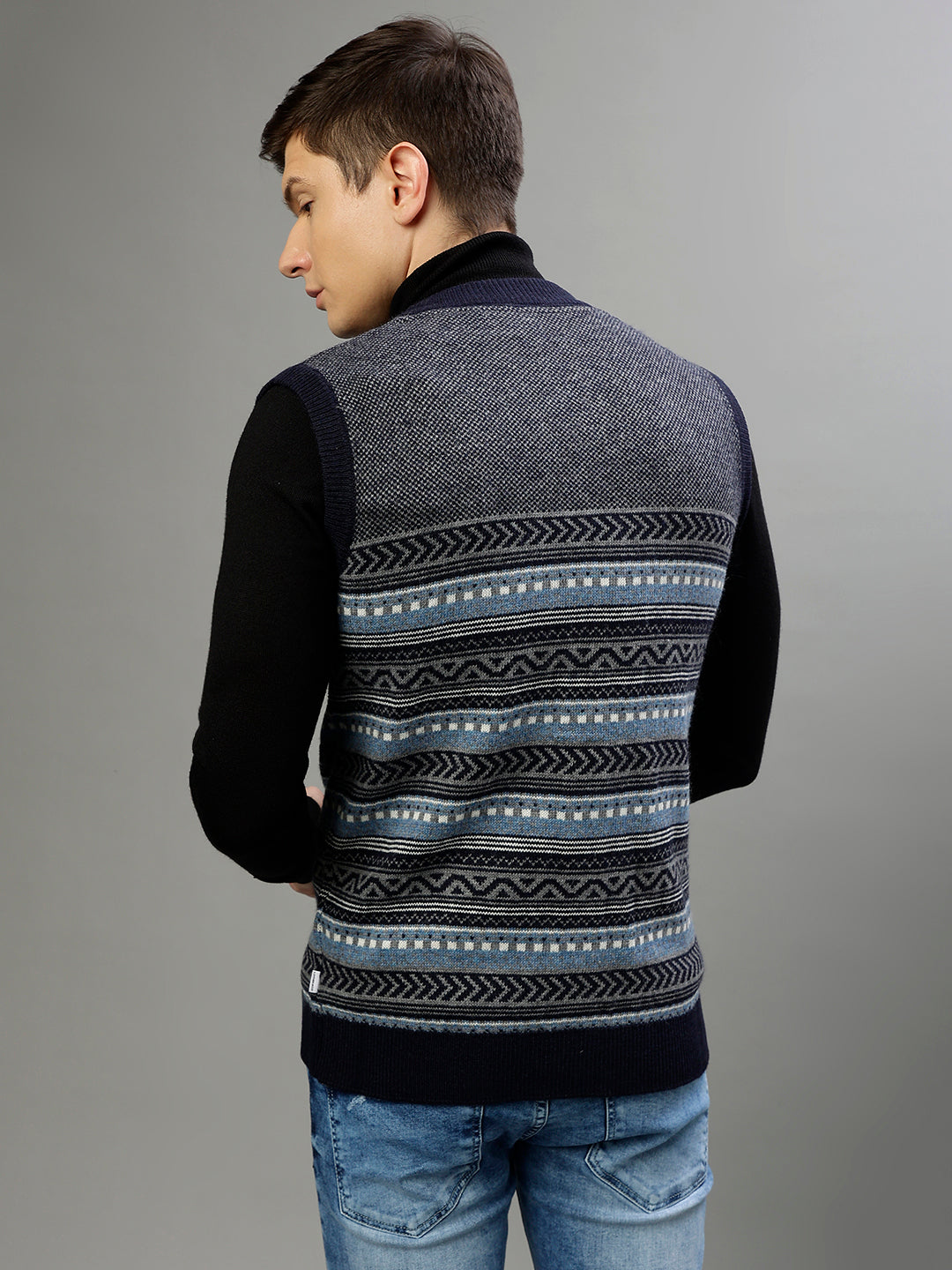 Lindbergh Men Printed V Neck Sleeveless Sweater