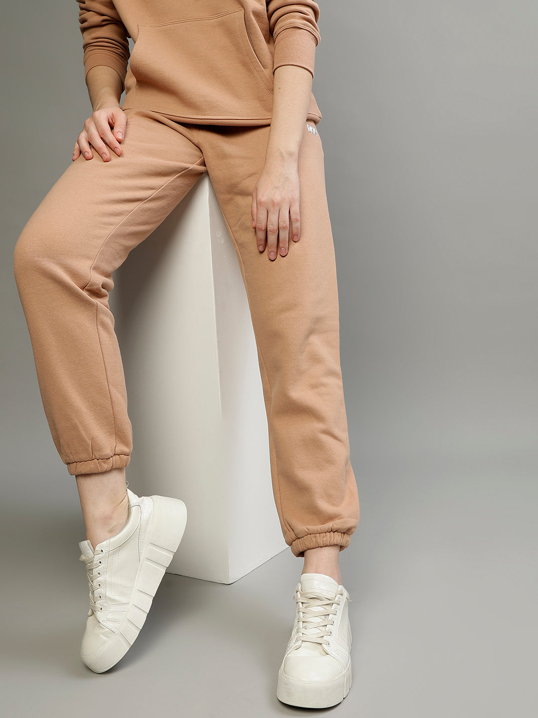 Shop Dkny Women Solid Regular Fit Sweatpant Online – Iconic India