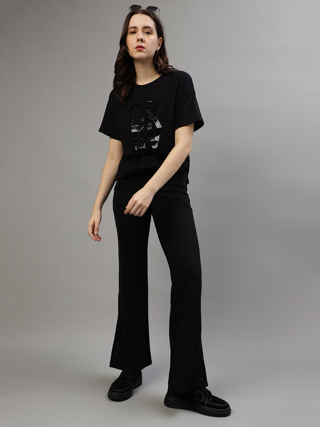 Dkny Women Black Solid Regular Fit Trousers