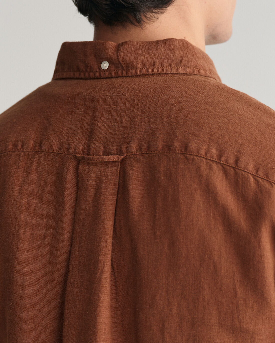 Gant Men Brown Solid Button-down Collar Long Sleeves Shirt