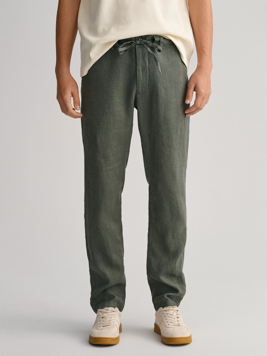 Gant Men Smart Mid-Rise Smart Loose Fit Linen Trousers