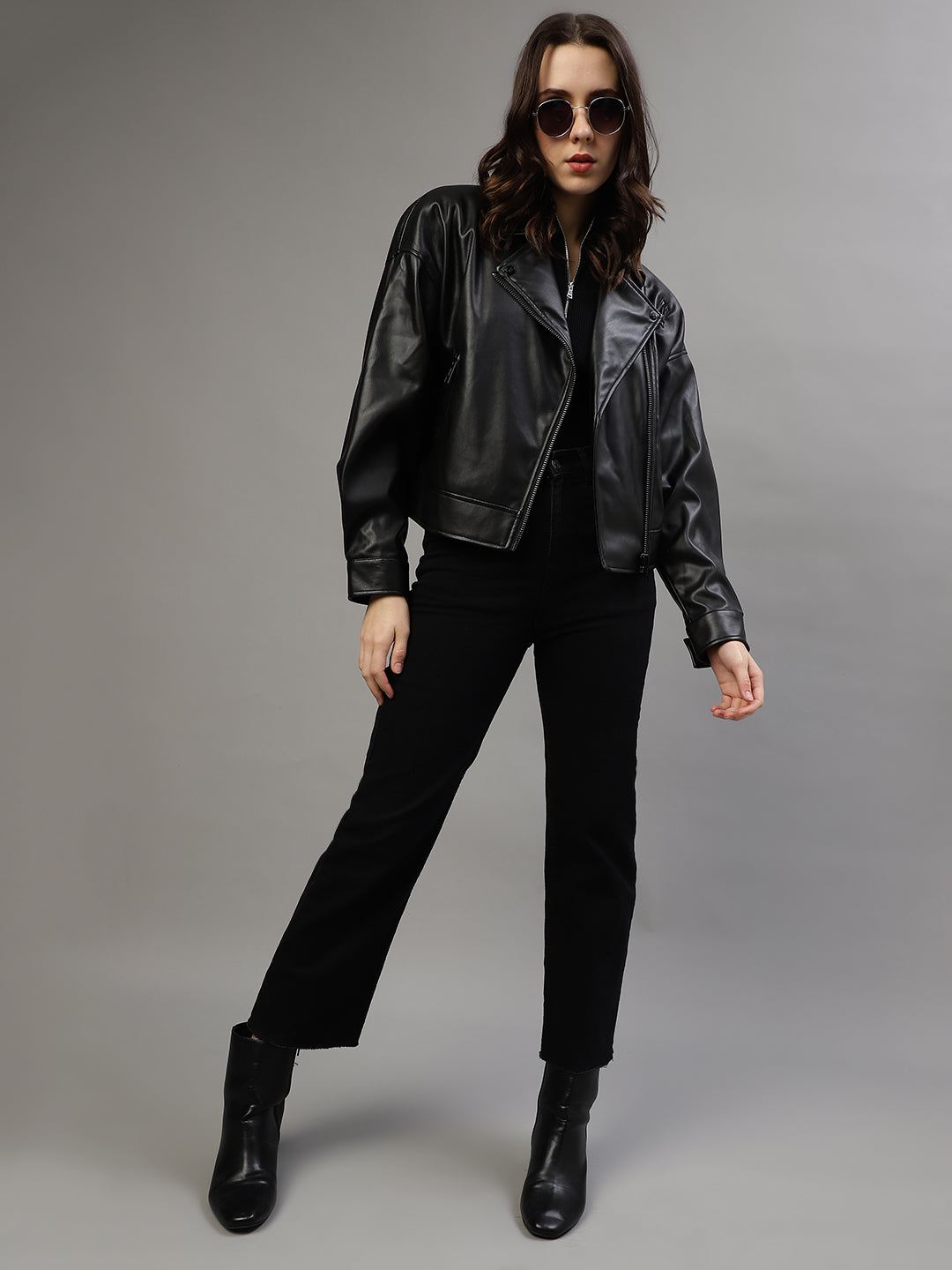 Dkny Women Solid Collar Neck Full Sleeves Jacket