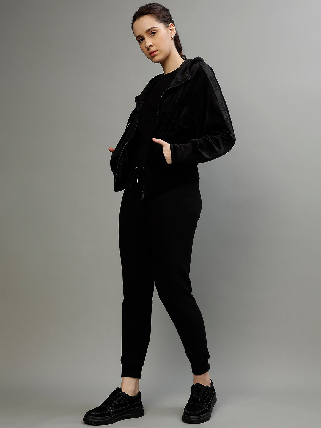 Dkny Women Solid Hooded Full Sleeves Jacket