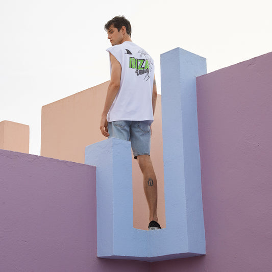 What to wear to a beach getaway