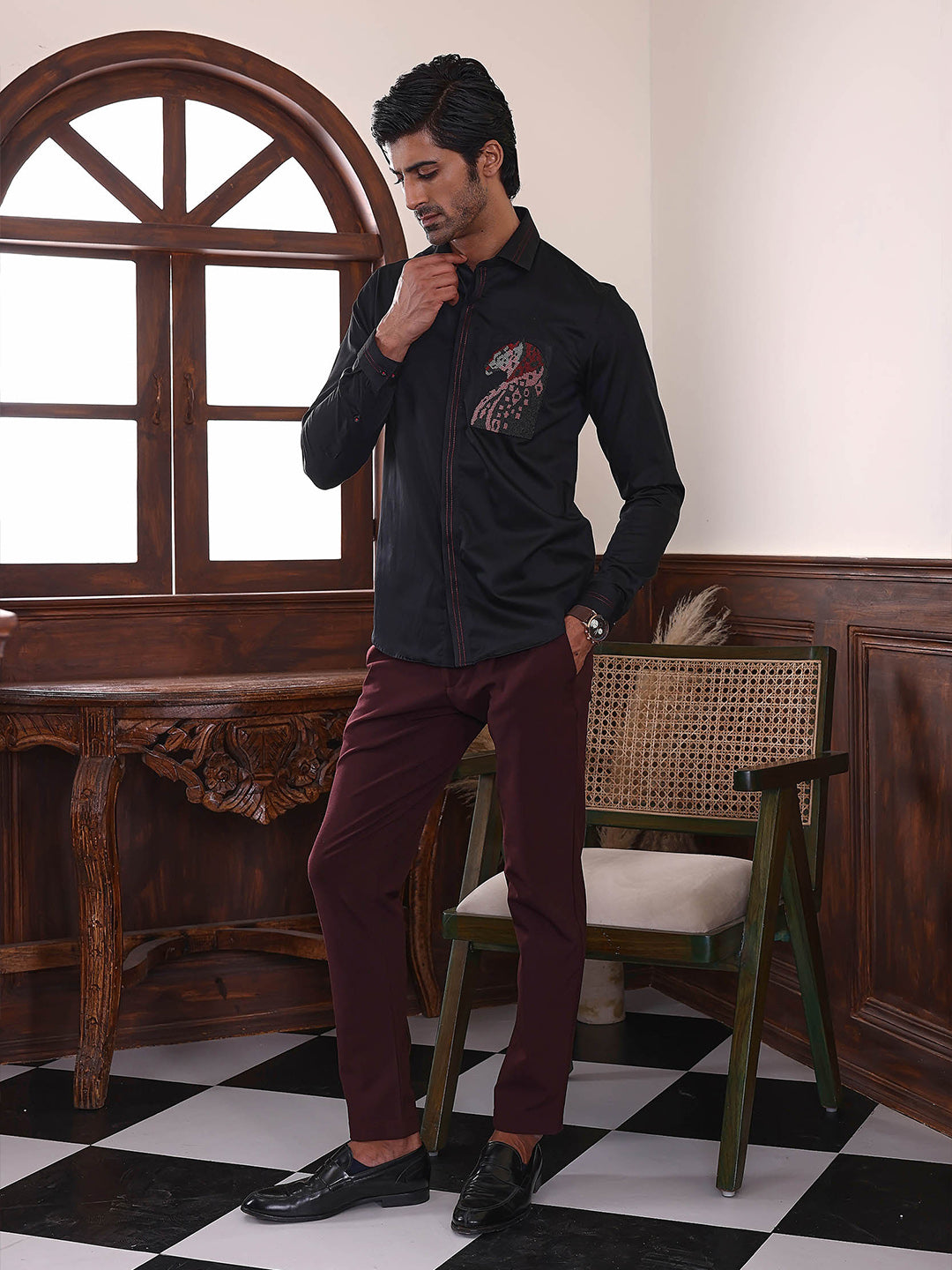 Abkasa Men Black Collar Shirt