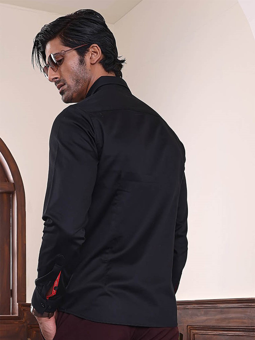 Abkasa Men Black Collar Shirt