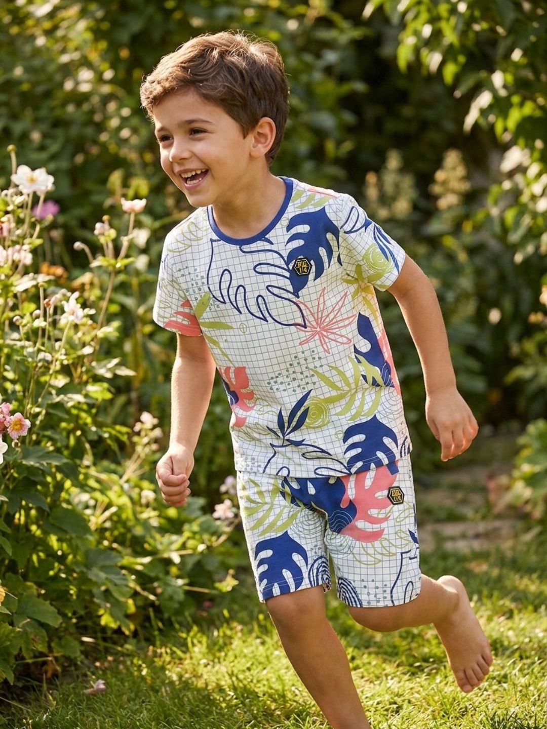 Blue Giraffe Kids Multi Printed Crew Neck Tshirt