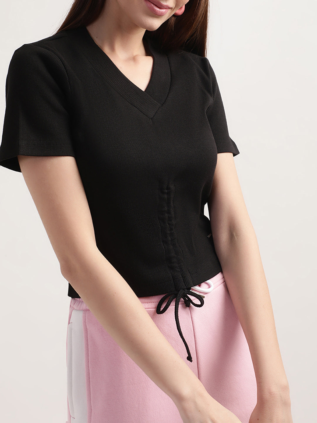 Elle Women Black Solid V Neck TShirt