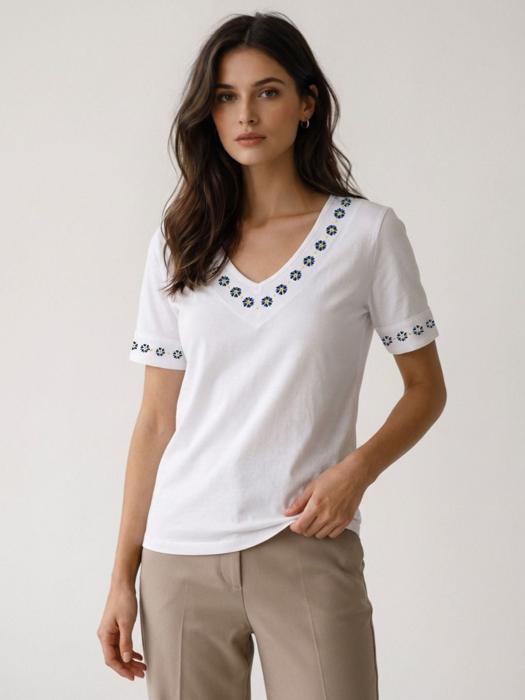 Elle Women White Printed Relaxed Fit Pure Cotton T-Shirt