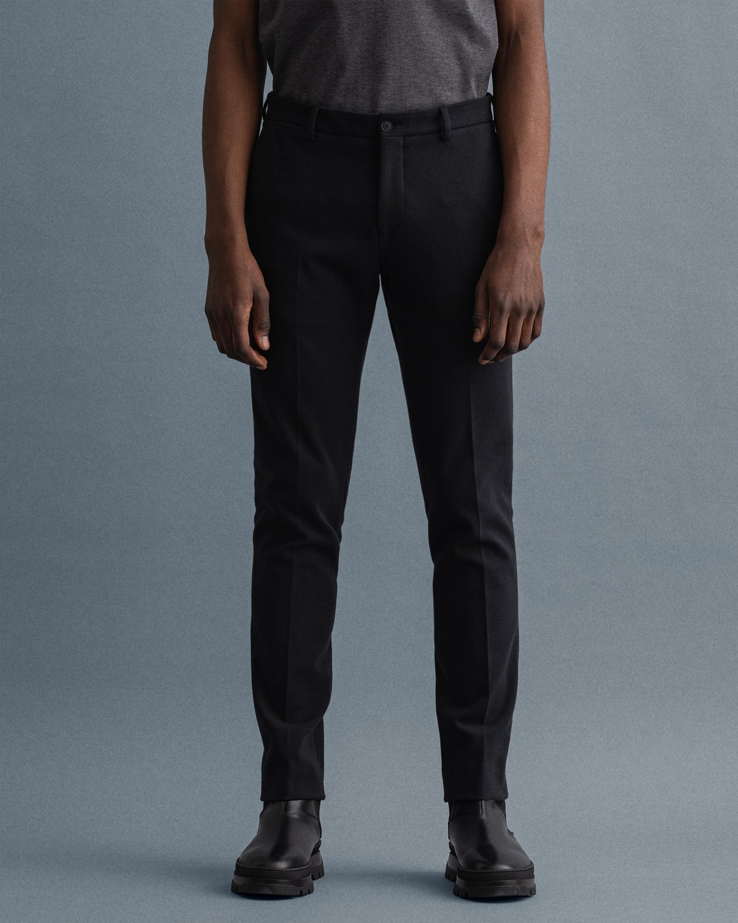 Gant Men Black Solid Regular Fit Trouser