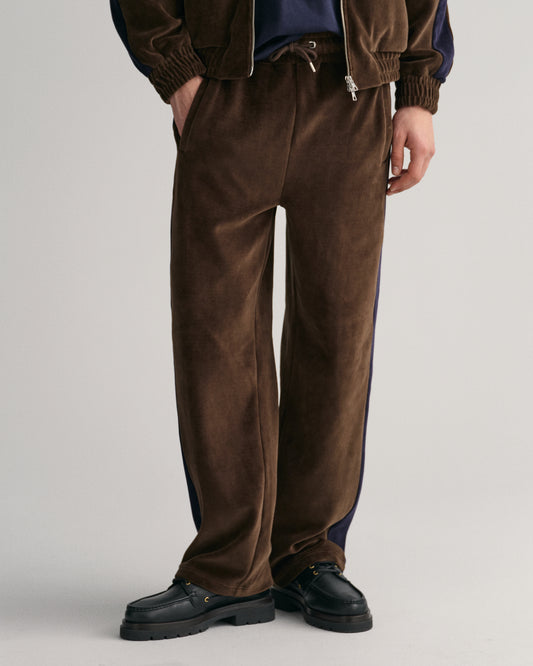 Gant Men Brown Solid Relaxed Fit Sweatpant