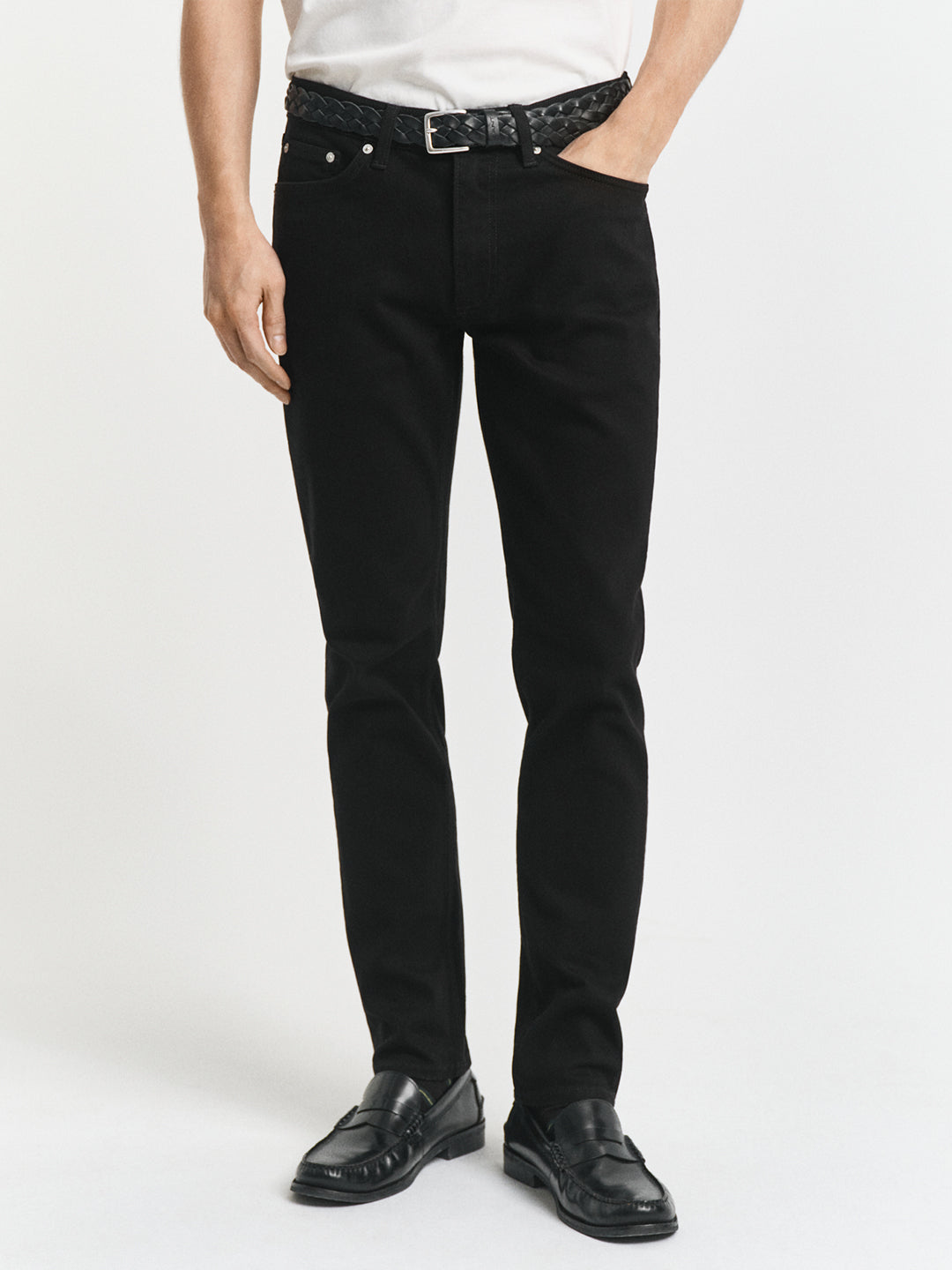 Gant Men Black Slim Fit Solid Jeans