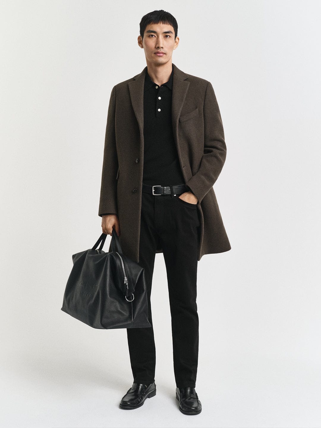 Gant Men Black Regular Fit Solid Jeans