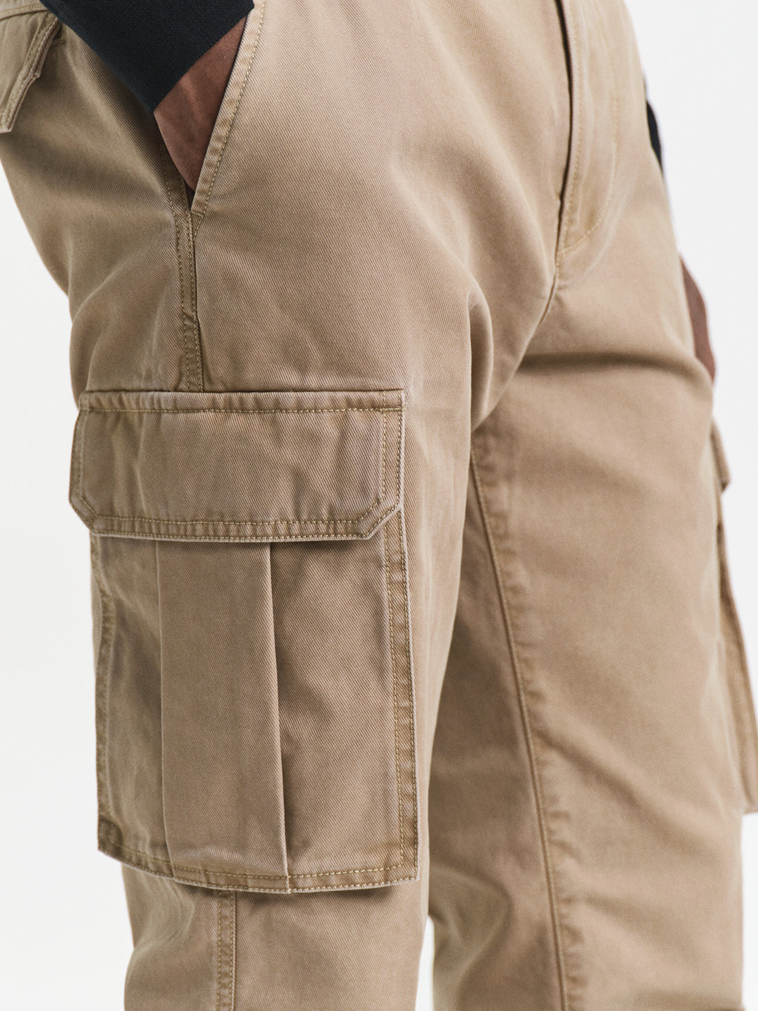 Gant Men Blue Regular Fit Solid Trouser