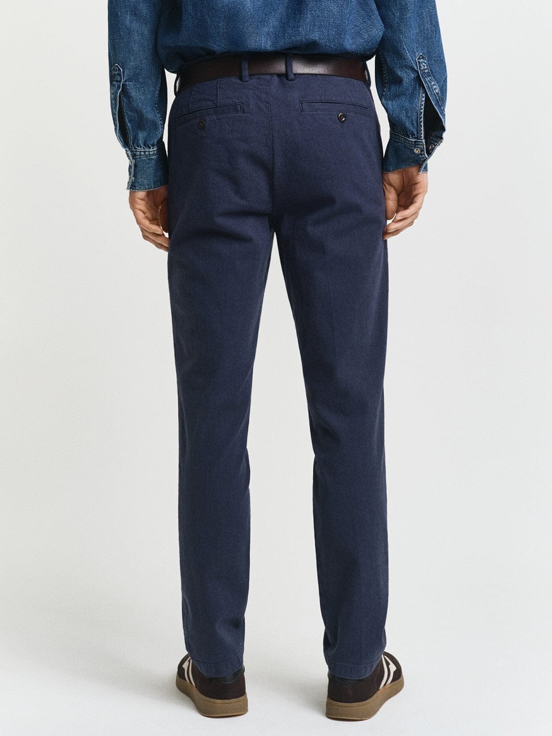 Gant Men Blue Slim Fit Solid Trouser