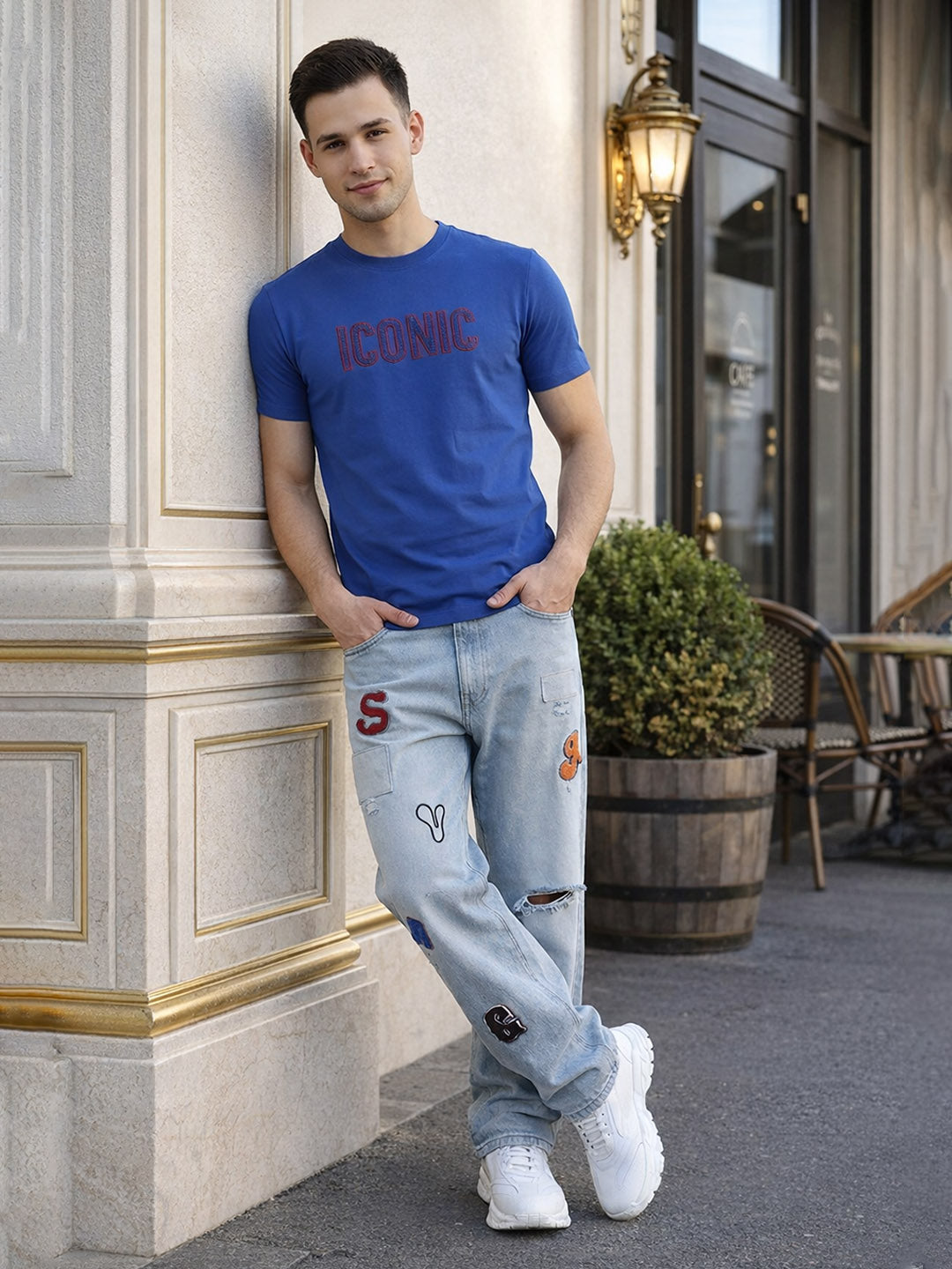 Iconic Men Blue Embroidered Relaxed Fit Jeans