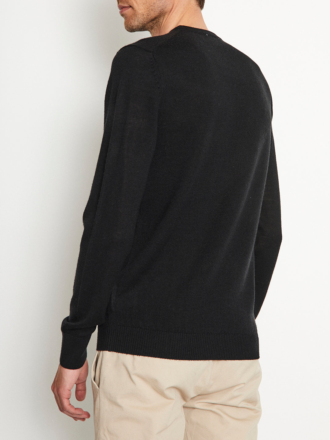 Bruun & Stengade Men Black Solid Round Neck Sweater