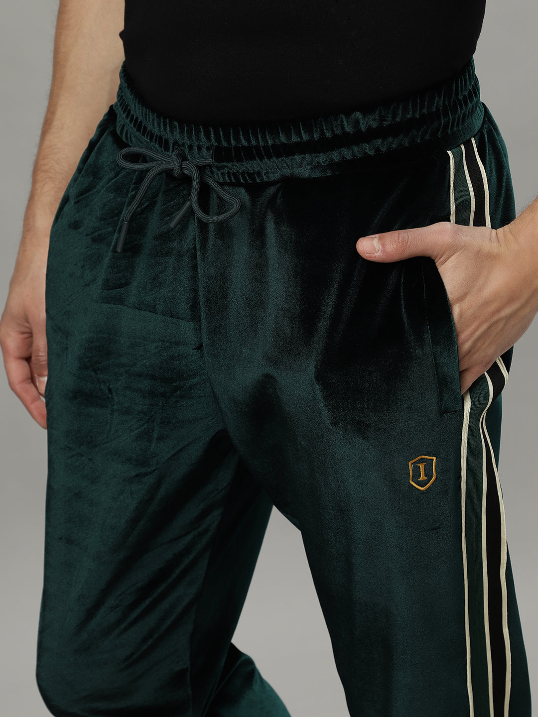 Iconic Men Green Solid Regular Fit Mid-Rise Track Pants