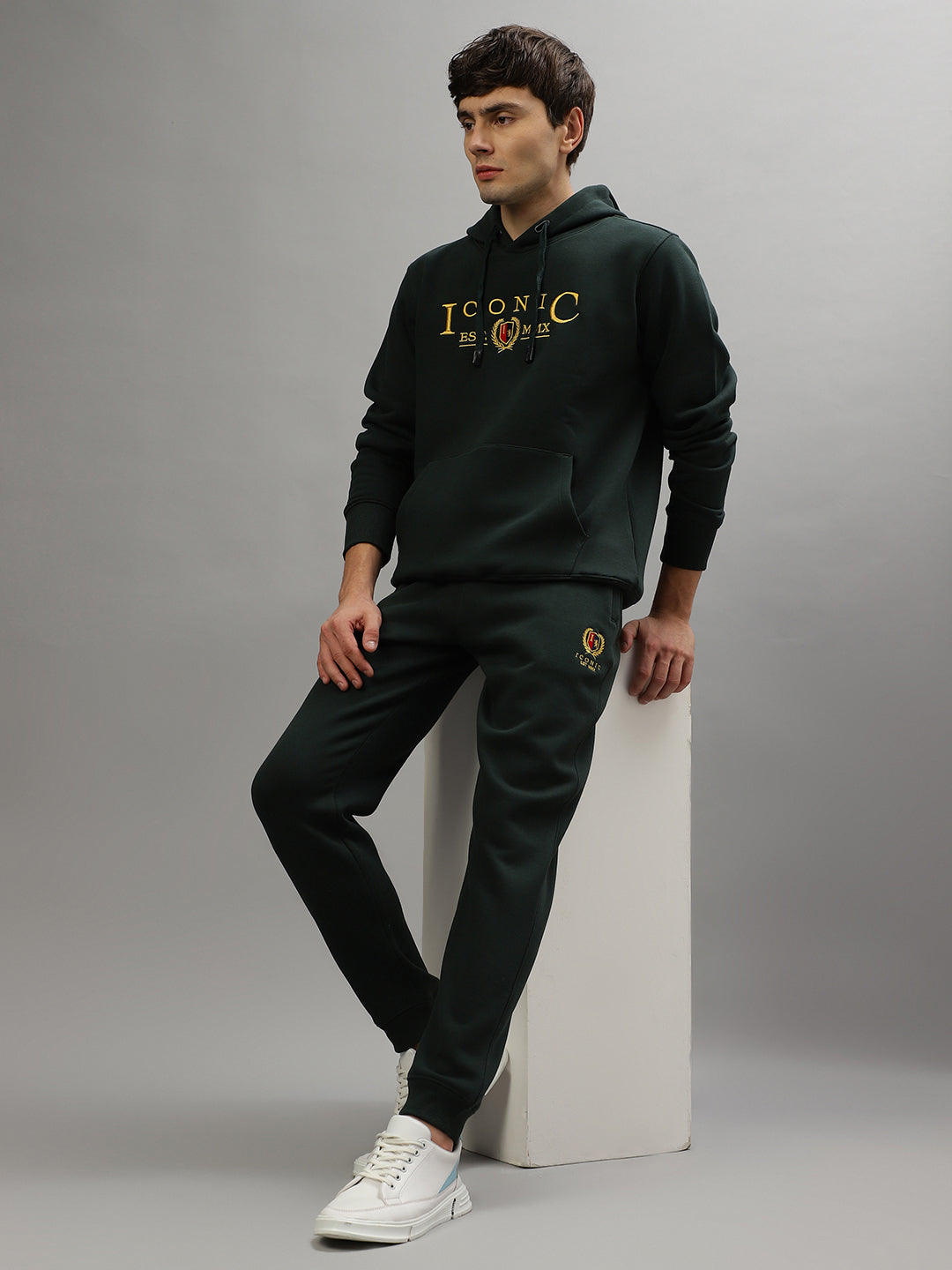 Iconic Men Green Solid Regular Fit Mid-Rise Track Pants