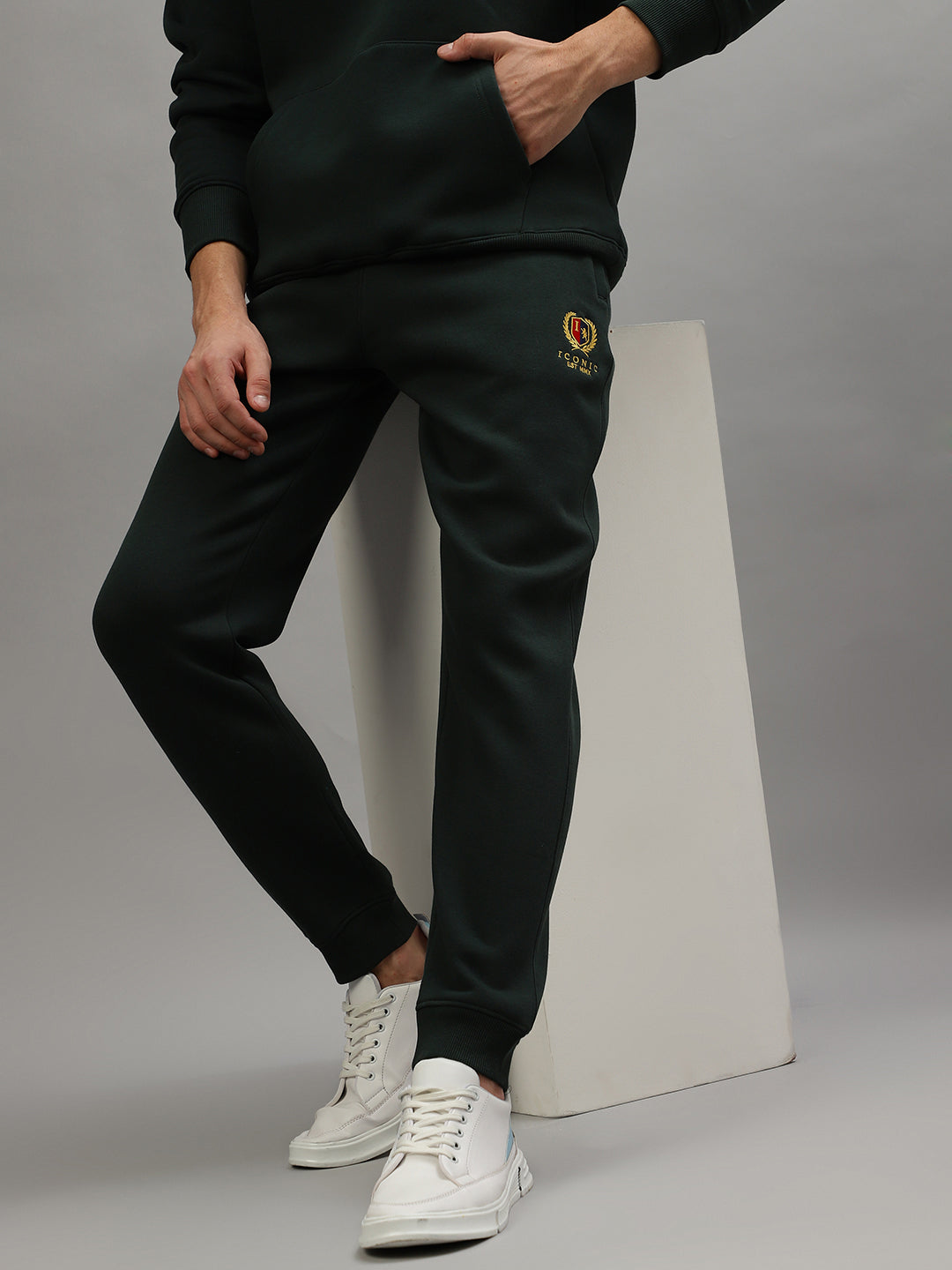 Iconic Men Green Solid Regular Fit Mid-Rise Track Pants