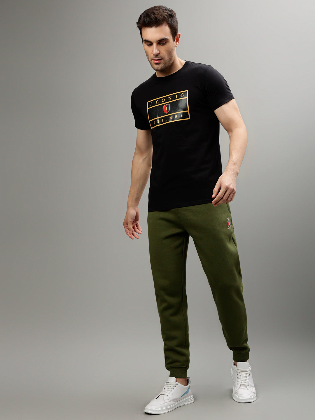 Iconic Men Green Solid Regular Fit Mid-Rise Track Pants