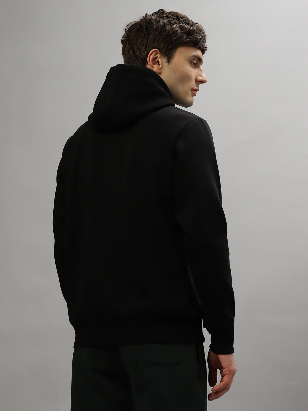 Iconic Men Black Solid Round Neck Full Sleeves Sweatshirt