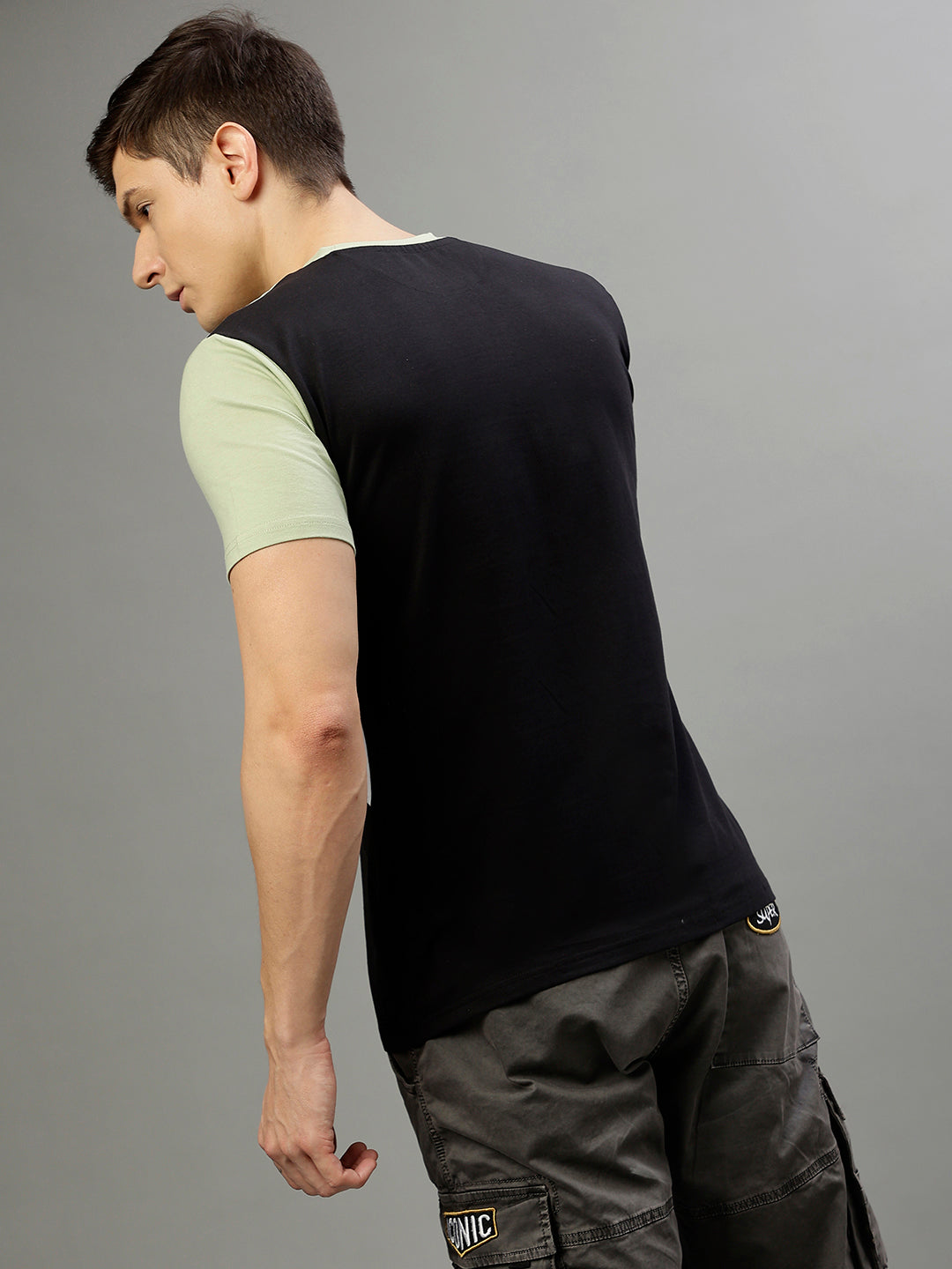 Iconic Men Multicolor Colorblocked Round Neck Short Sleeves Tshirt