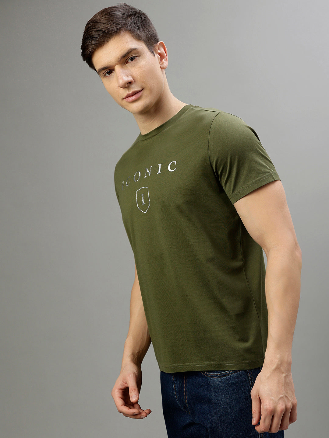 Iconic Men Green Solid Round Neck Short Sleeves Tshirt