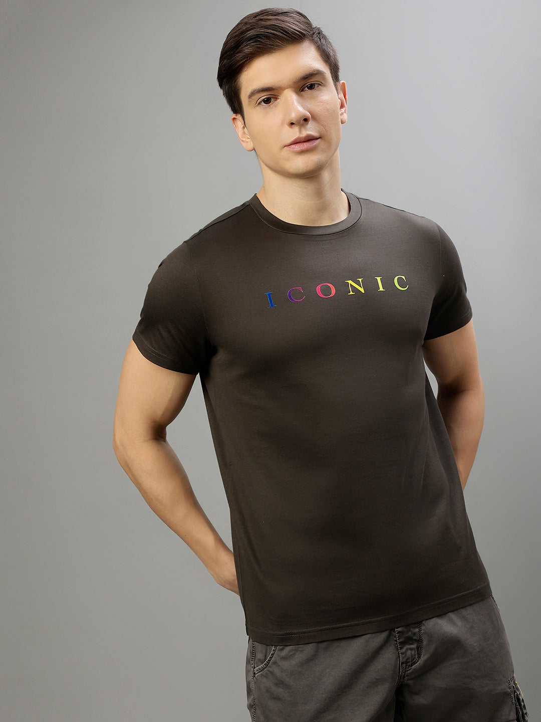 Iconic Men Black Solid Round Neck Short Sleeves Tshirt