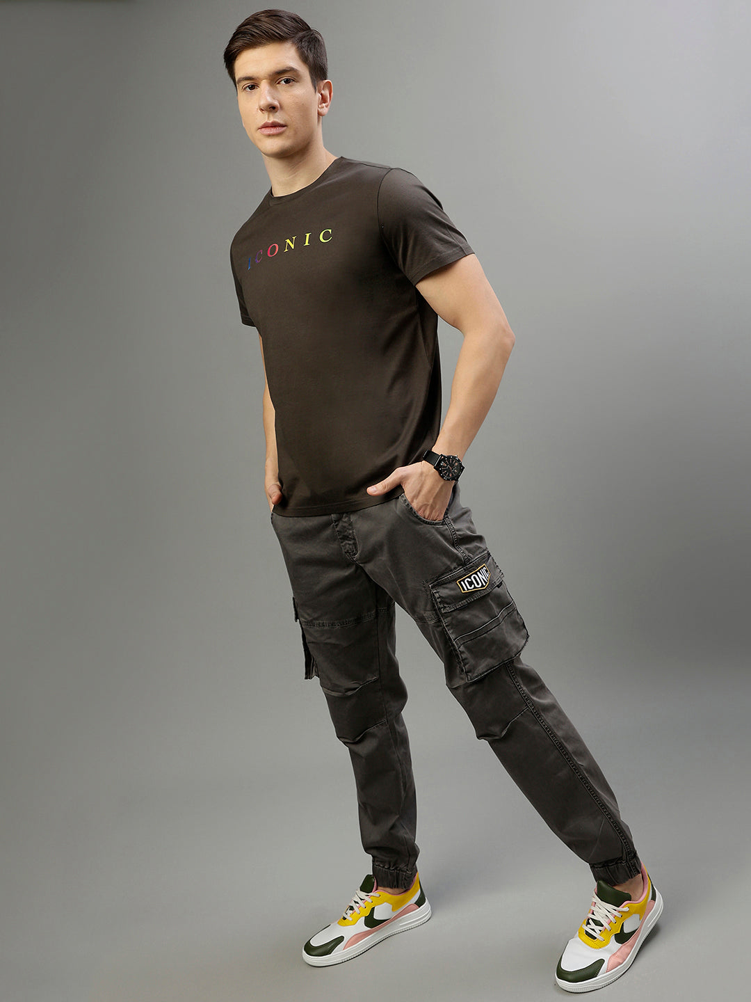 Iconic Men Black Solid Round Neck Short Sleeves Tshirt