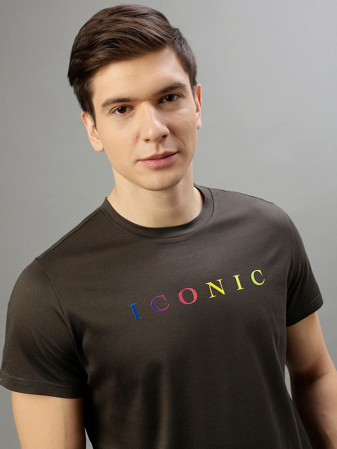 Iconic Men Black Solid Round Neck Short Sleeves Tshirt