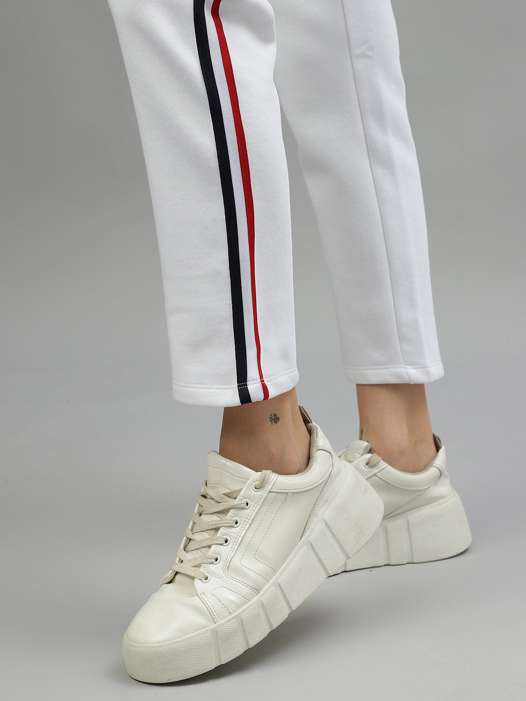 Iconic Women White Solid Regular Fit Mid-Rise Track Pants