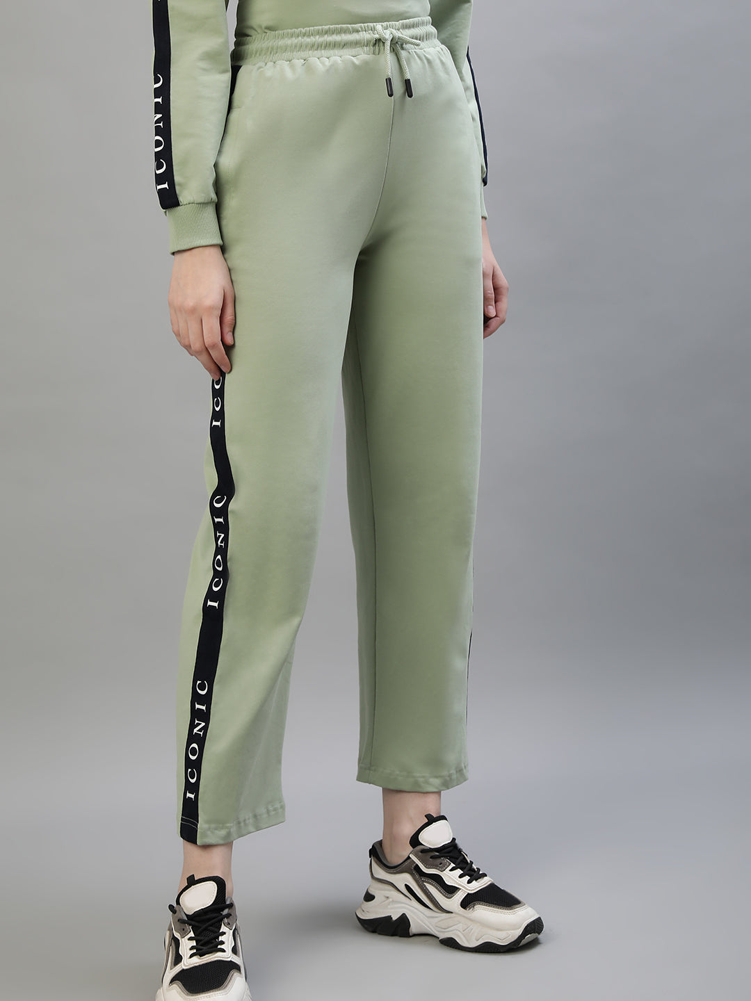 Iconic Women Green Solid Regular Fit Mid-Rise Track Pants
