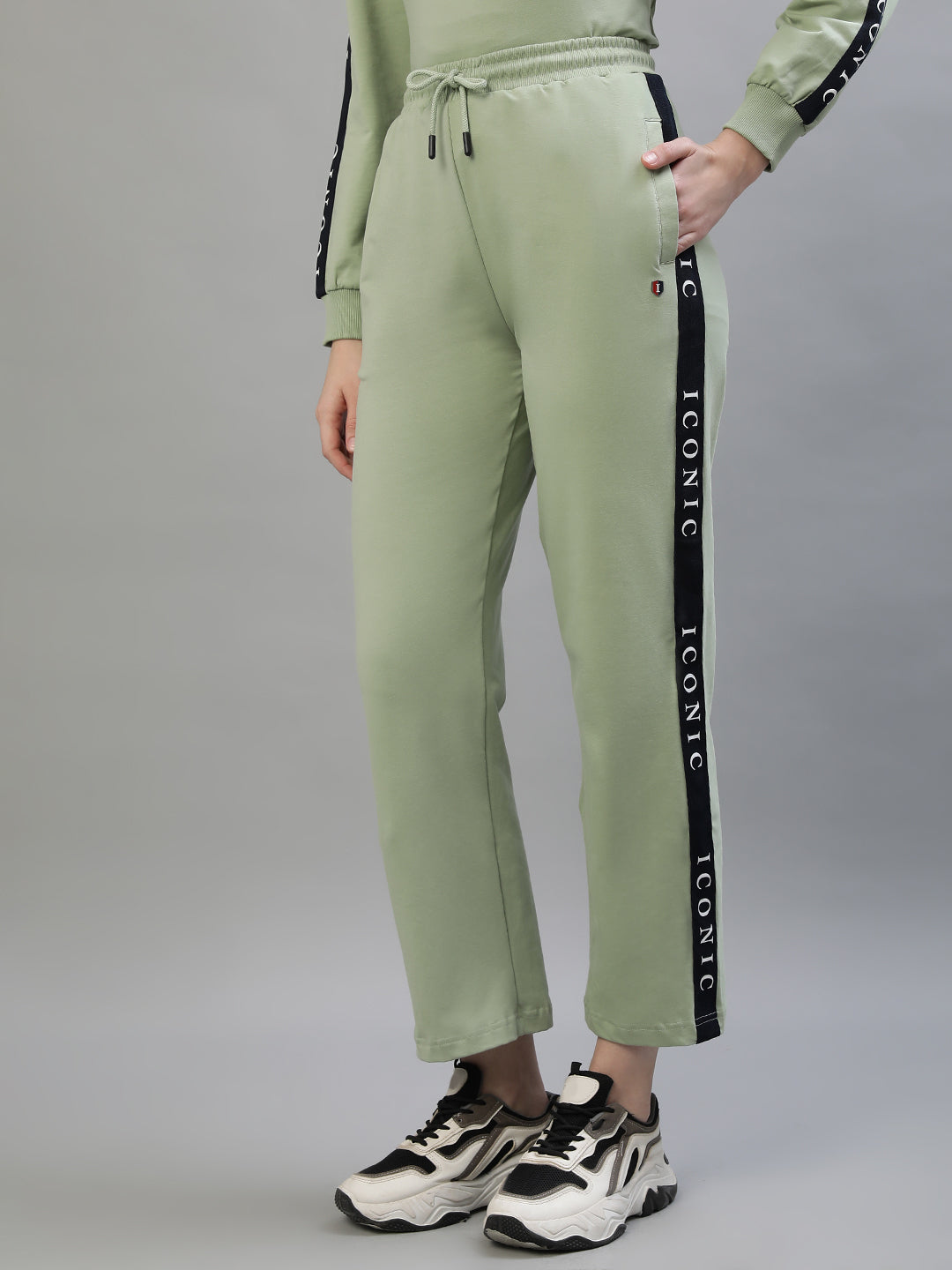 Iconic Women Green Solid Regular Fit Mid-Rise Track Pants