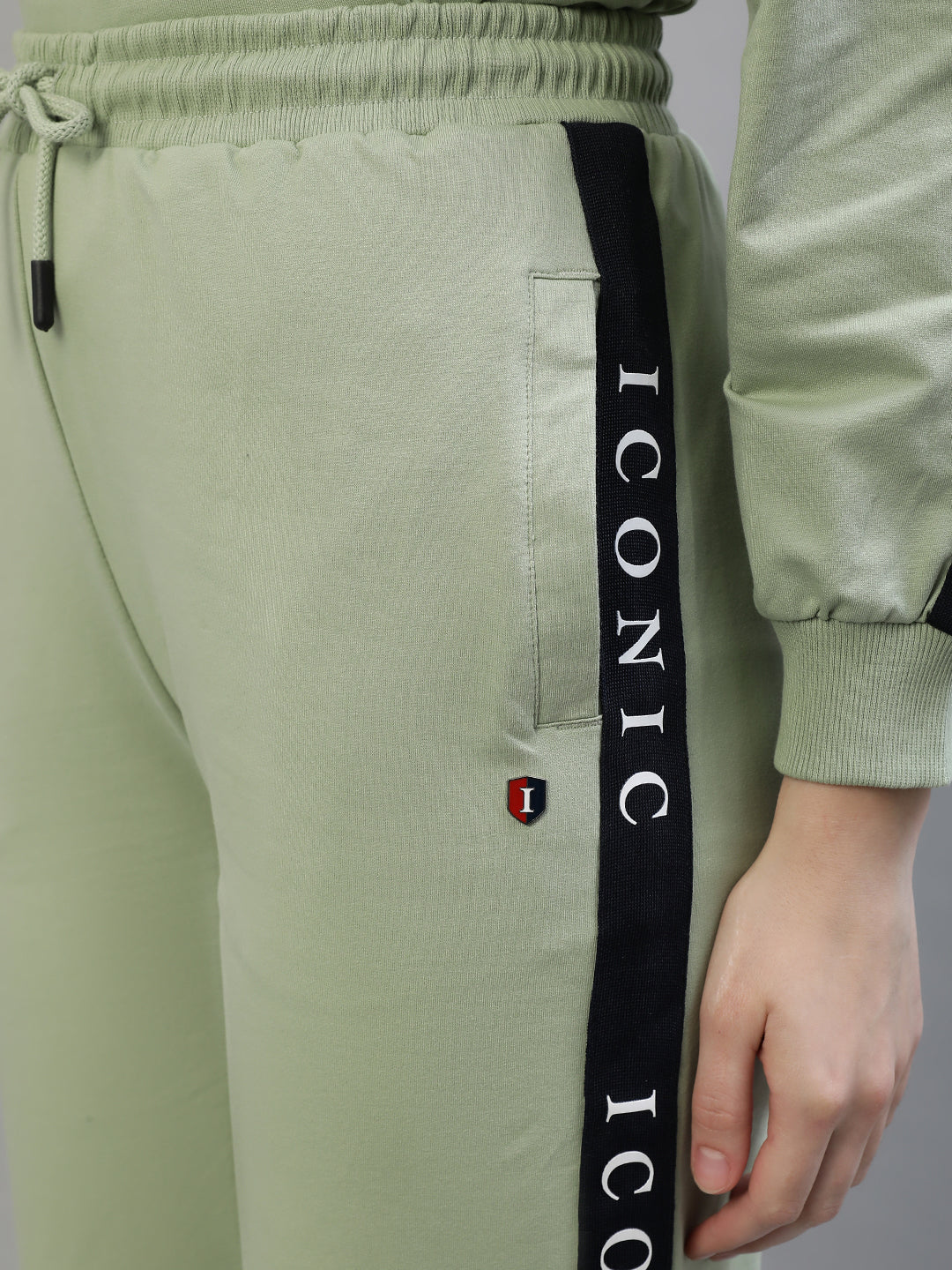 Iconic Women Green Solid Regular Fit Mid-Rise Track Pants